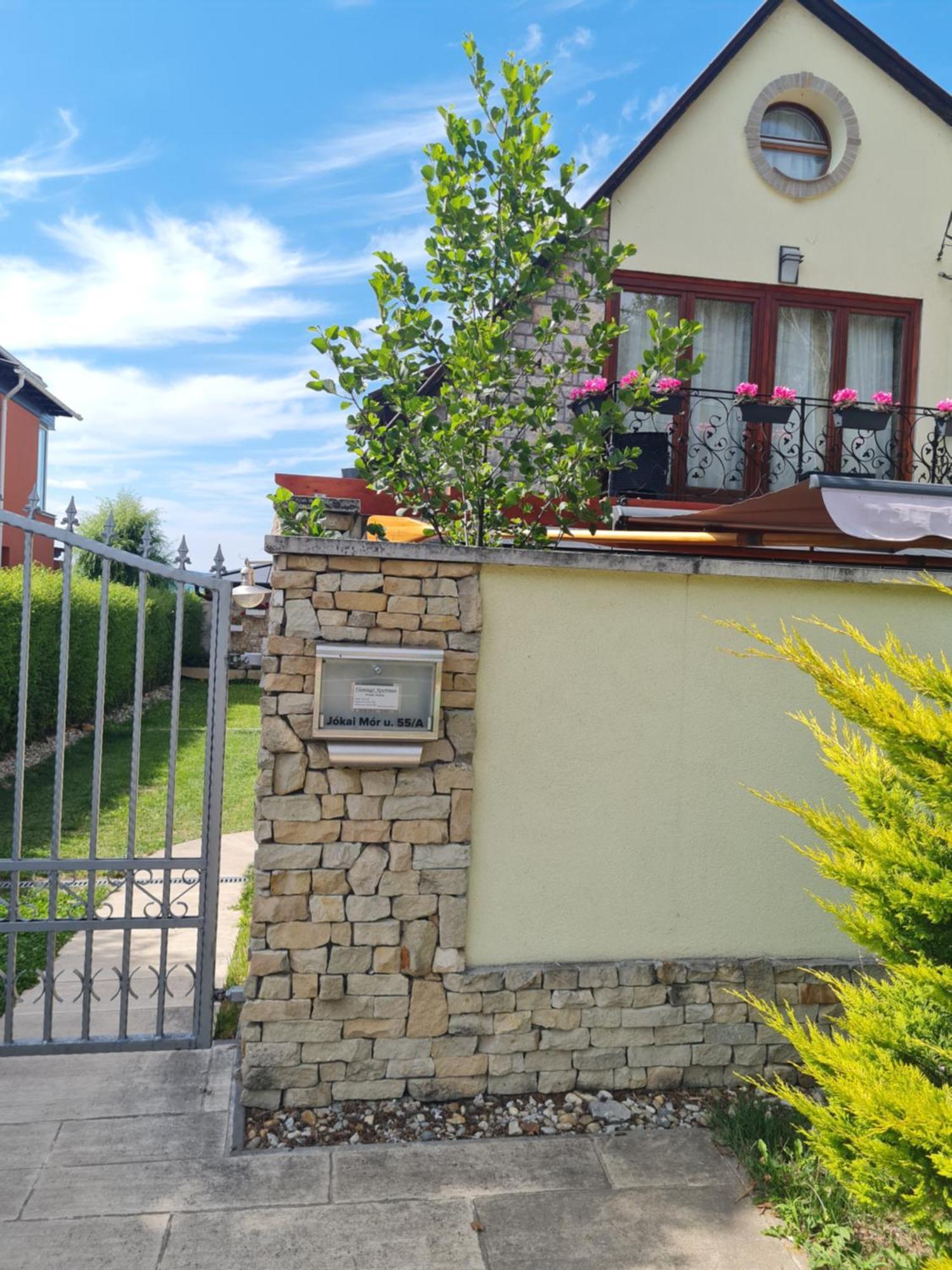 Flamingo Apartman Balatonszarszo Exterior foto